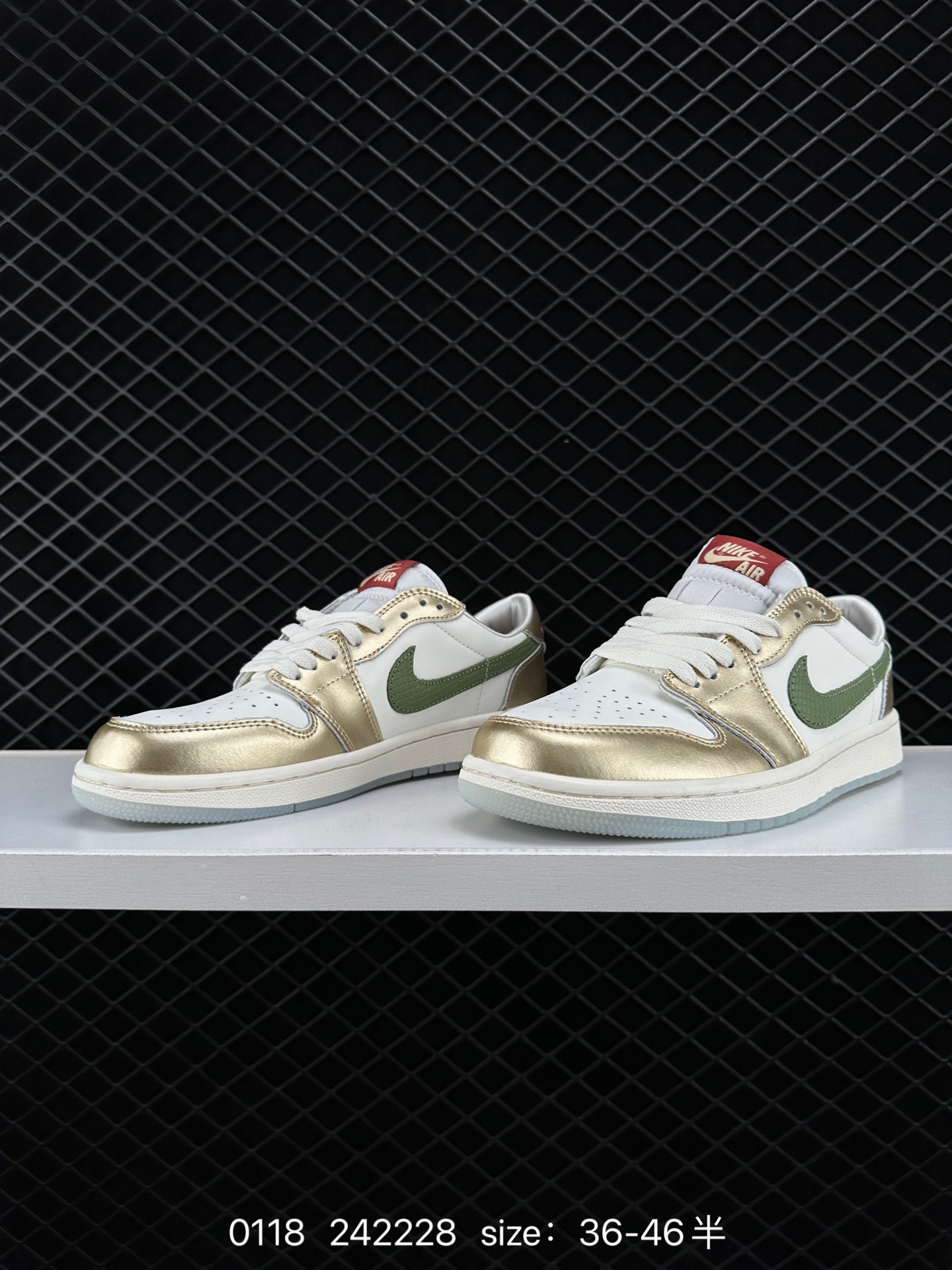 Jordan 1 Low ”Year of the Dragon“